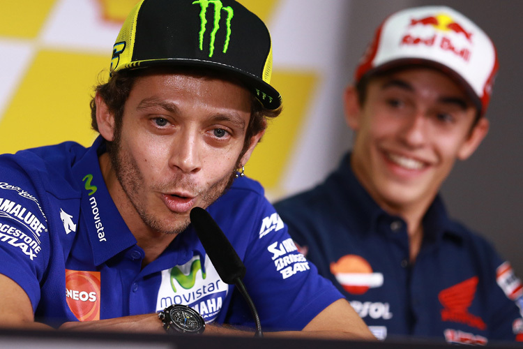 Valentino Rossi (li.) und Marc Márquez