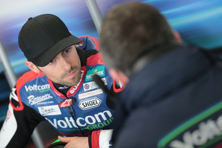 Eugene Laverty auf Fehlersuche