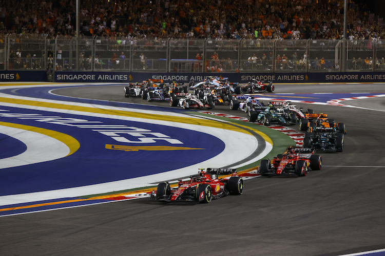 Carlos Sainz behielt in Singapur die Nerven