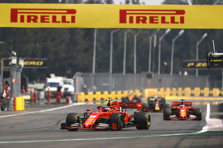 Charles Leclerc vor Sebastian Vettel