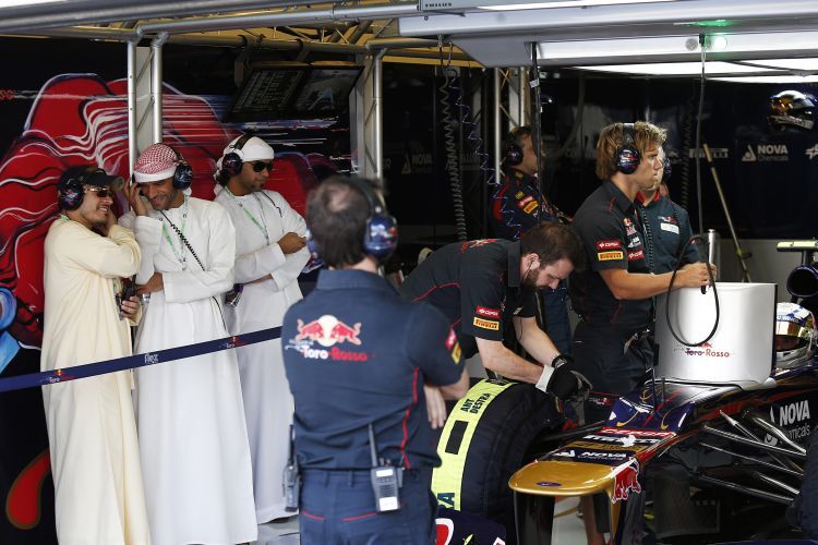 VIPs in der Red Bull Garage
