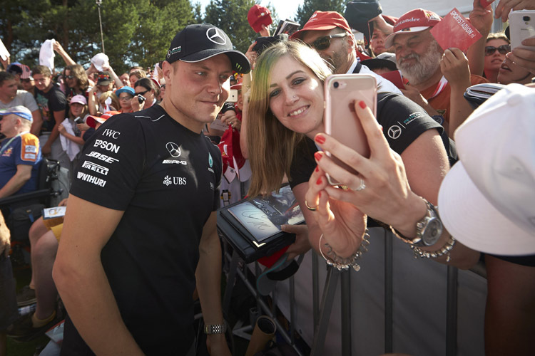 Polesetter Valtteri Bottas entzückt die Fans am Red Bull Ring