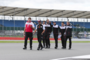 Die Toyota-Fahrer bei der Pistenbesichtigung in Silverstone