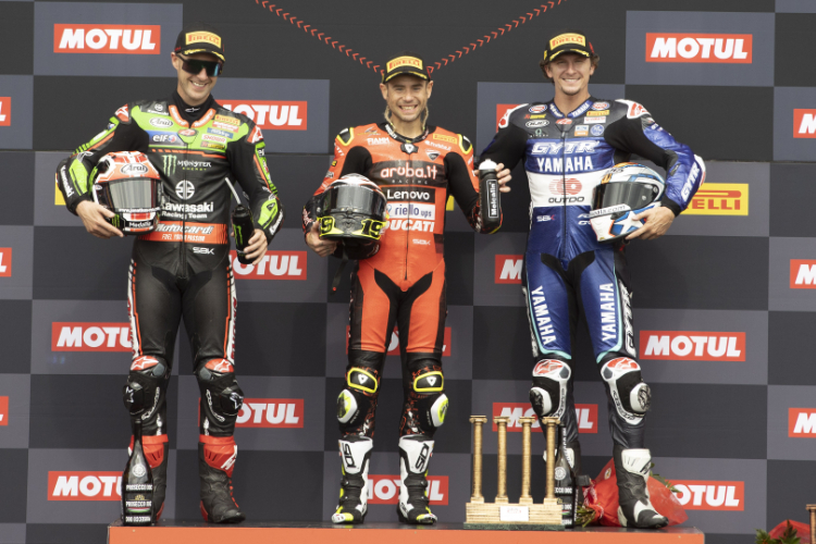 Die Top-3 von Lauf 1: Johnny Rea, Alvaro Bautista und Garrett Gerloff (v.l.)