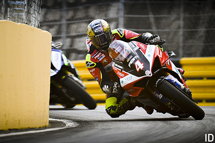 Beim Macau GP konnte McGuinness bereits die Ducati Panigale V4 fahren