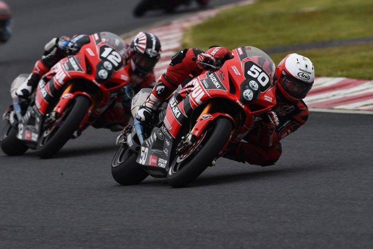 Youshimura Suzuki hat sich mit Sylvain Guintoli den sechsten Suzuka-Triumph auf die Fahne geschrieben