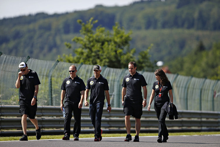 Streckenbesichtigung auf dem Circuit de Spa-Francorchamps: Pastor Maldonado bleibt trotz Rausschmiss-Gerüchten entspannt