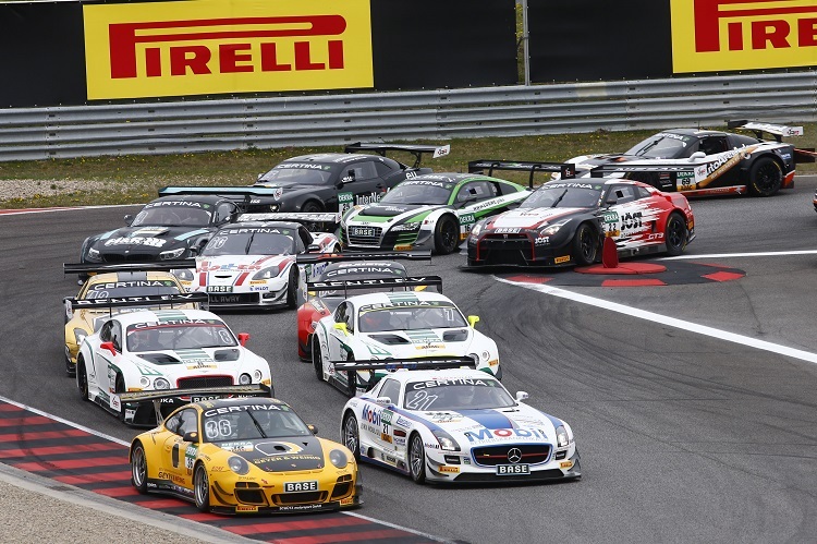 Tolle Fahrzeuge und jede Menge Action - so kennt man das ADAC GT Masters