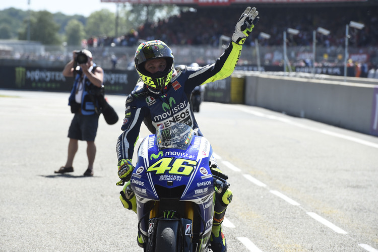 Valentino Rossi jubelt nach dem zweiten Platz in Le Mans