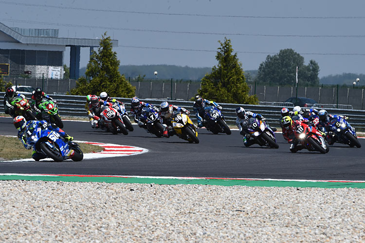 Nach dem Start hat Suzuki Endurance die Führung übernommen