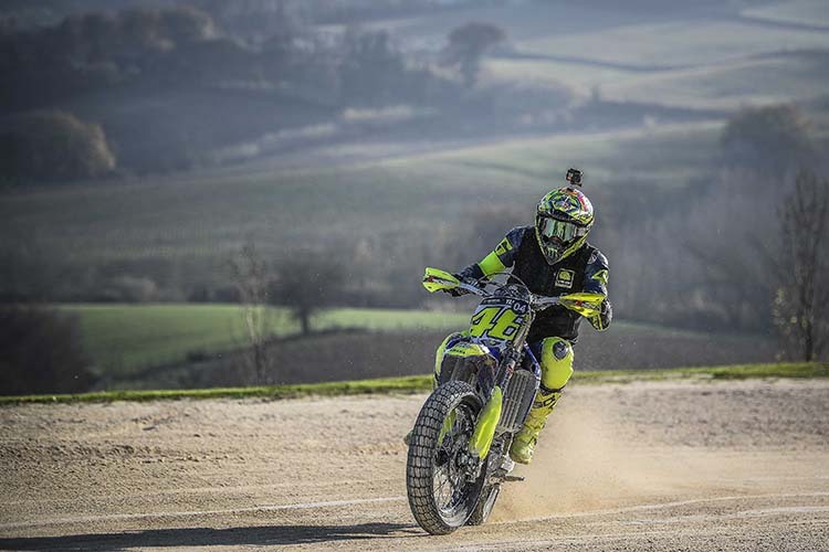 Dirt-Track: Valentino Rossi in Action