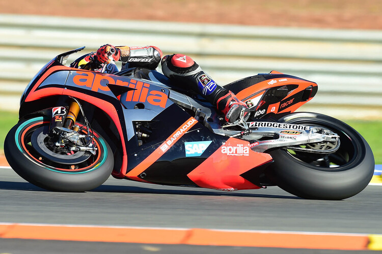 Stefan Bradl im ersten Training in Valencia 