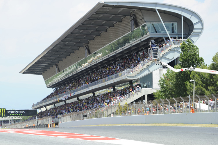 Die Tribünenplätze in Montmeló bieten einen guten Blick aufs Renngeschehen