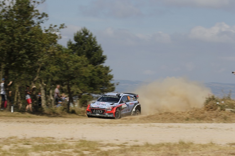 Sardinien-Leader Thierry Neuville