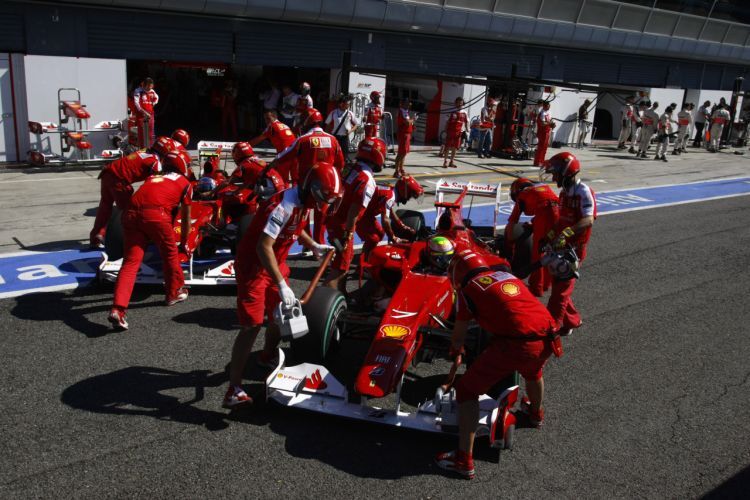 Das Team Ferrari bei der Arbeit