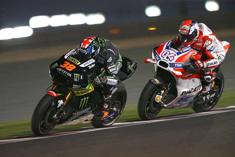 Tech3-Pilot Bradley Smith vor Ducati-Werksfahrer Andrea Dovizioso