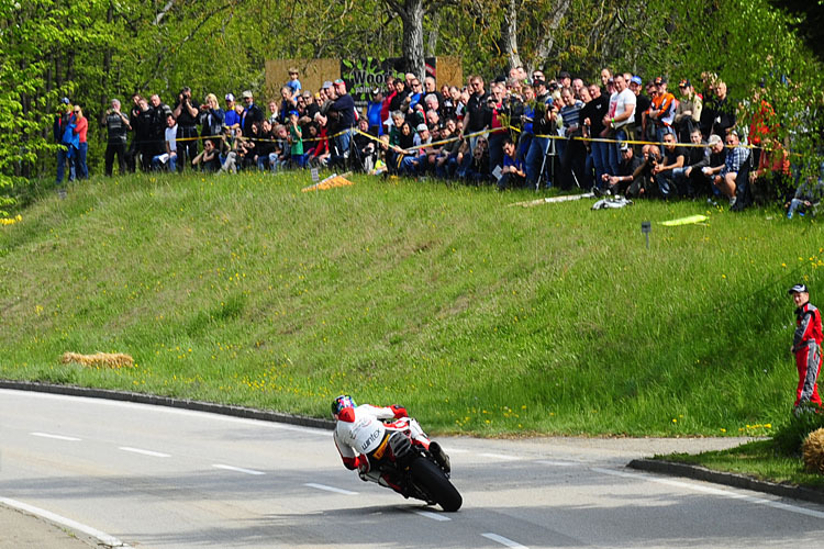 Tausende Motorsportfans lassen sich den Berg-Klassiker nicht entgehen