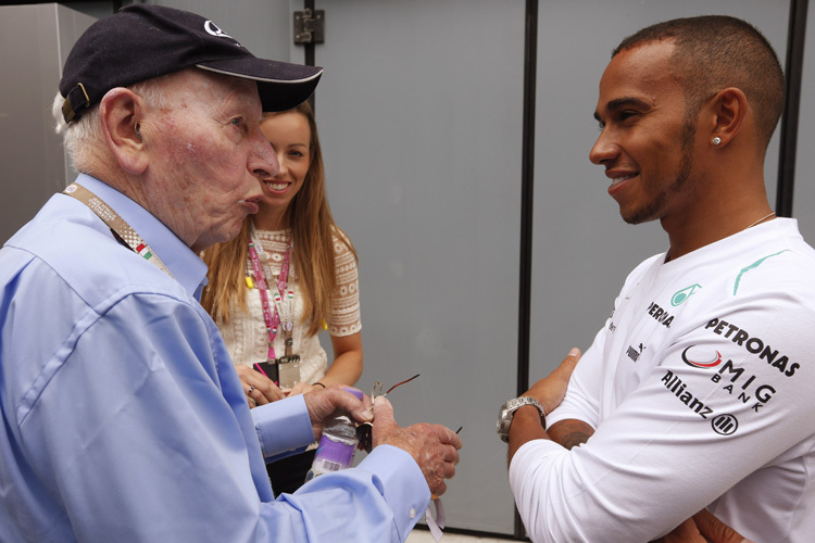 John Surtees 2013 in Monza mit seiner Tochter Edwina und Lewis Hamilton