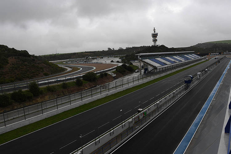 Die dunklen Wolken über dem Circuito de Jerez brachten Regen