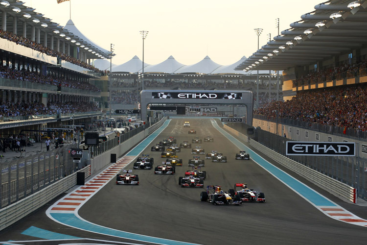 Der Start in Abu Dhabi: Vettel setzt sich gegen Hamilton durch