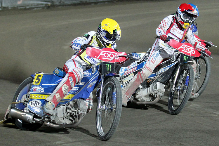 Tomasz Gollob (5) gegen Jarek Hampel