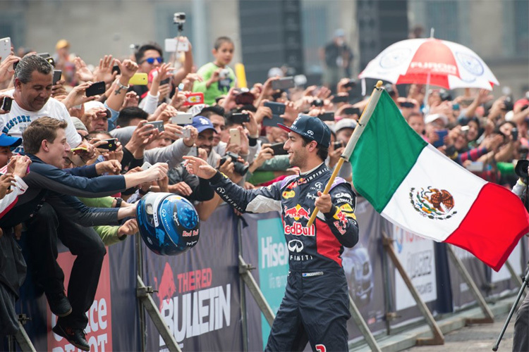 Daniel Ricciardo mit seinen Fans