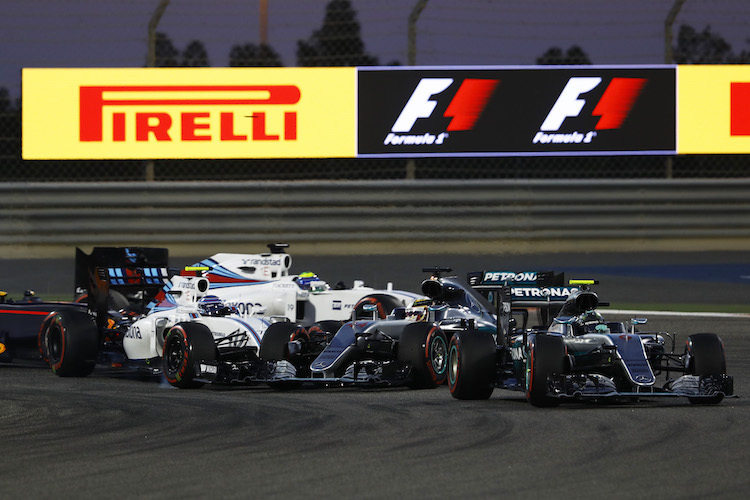 Valtteri Bottas legte sich in Bahrain mit Lewis Hamilton an