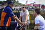 Sebastian Vettel mit Pit Beirer und Heinz Kinigadner