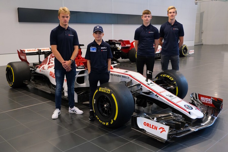 Die Sauber-Junioren von links: Petr Ptacek, Emerson Fittipaldi jr., Dexter Patterson und Théo Pourchaire