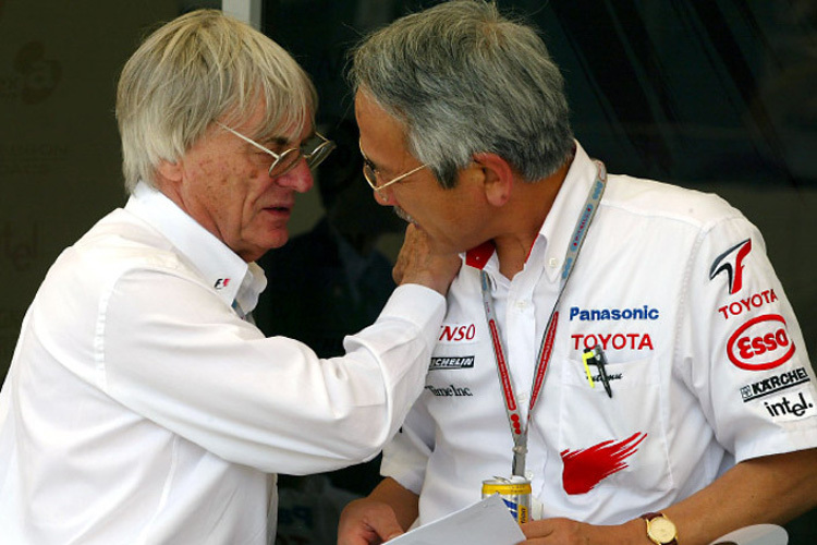 Bernie Ecclestone mit dem früheren Toyota-Formel-1-Teamchef Tsutomu Tomita
