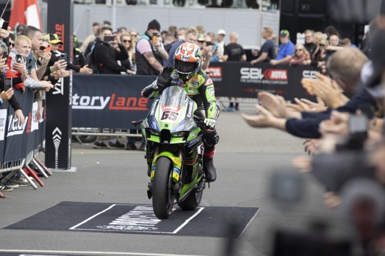 Jonathan Rea holte Platz 3 im ersten Lauf