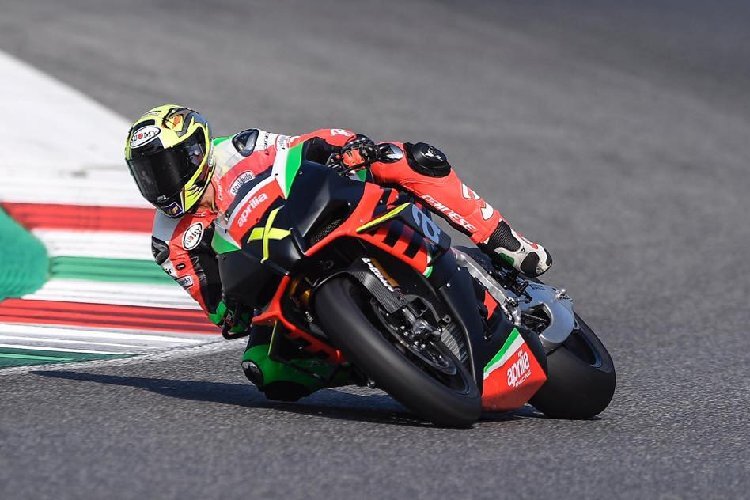 Max Biaggi bei einem früheren Einsatz mit der Aprilia RSV4X