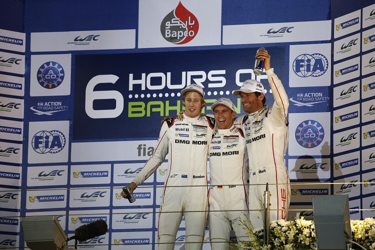 Die neuen Sportwagen-Weltmeister: (v.li.) Brendon Hartley, Timo Bernhard und Mark Webber