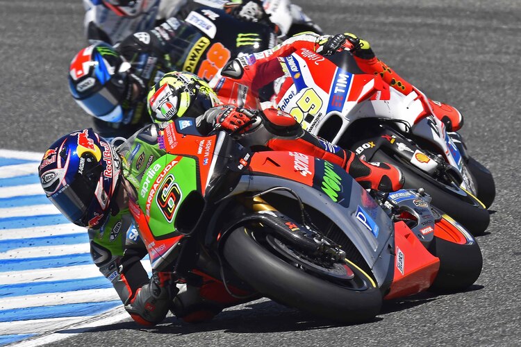 Erste Rennphase in Jerez: Stefan Bradl vor Iannone und Smith