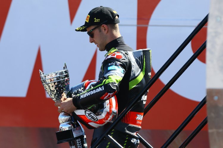 Jonathan Rea durfte nur im ersten Rennen den Siegerpokal in Empfang nehmen