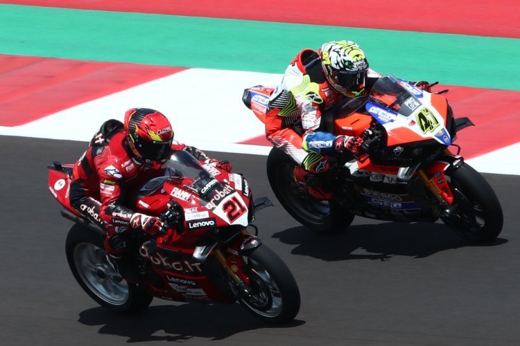 Michael Rinaldi und Axel Bassani sind zwei Fahrer, die die zweite Werks-Ducati 2024 fahren möchten