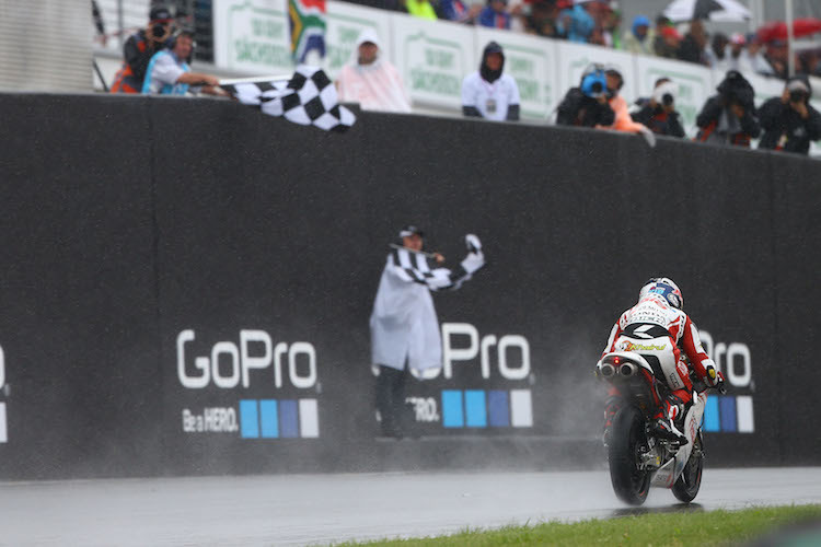 Pawi gewinnt das Moto3-Rennen