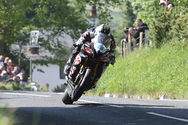 Michael Dunlop (Yamaha) wurde nachträglich der zweite Platz aberkannt