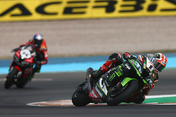 Jonathan Rea vor Toprak Razgatlioglu