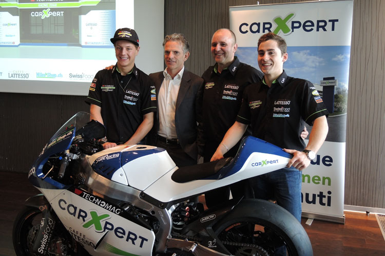 Technomag-carXpert vor der Saison 2014: Domi Aegerter, Teambesitzer Olivier Métraux, Teammanager Fred Corminboeuf und Robin Mulhauser (v. li.)