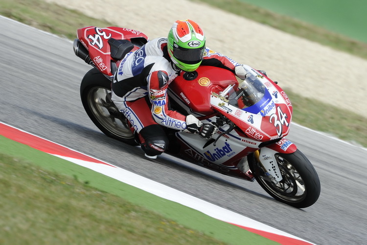 Guigliano setzt sich im Superstock-1000-Cup ab