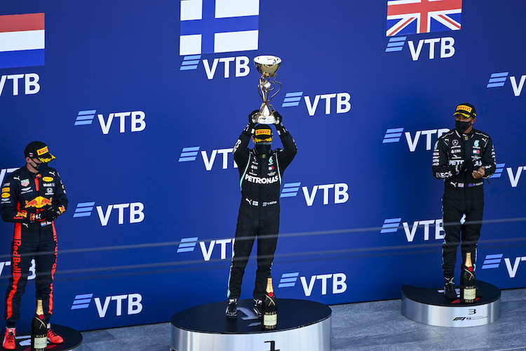 Max Verstappen (2.), Sieger Valtteri Bottas, Lewis Hamilton (3.)