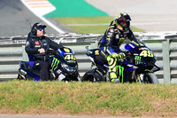 Valentino Rossi musste mit einem Defekt zurück an die Box