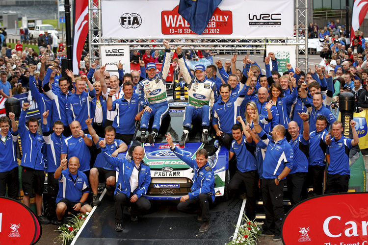 Das Ford-Team im Ziel der Rallye Wales