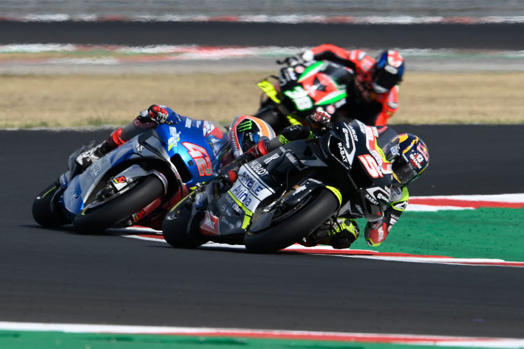 Johann Zarco vor Alex Rins und Bradley Smith