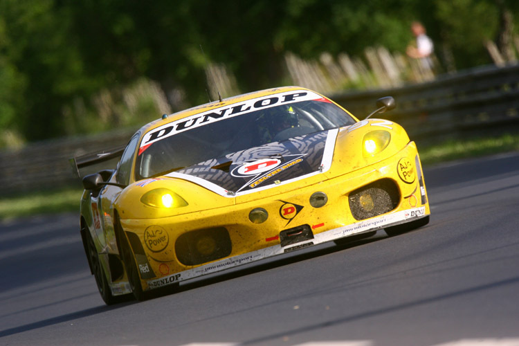Der gelbe JMW-Ferrari, hier in Le Mans 2009