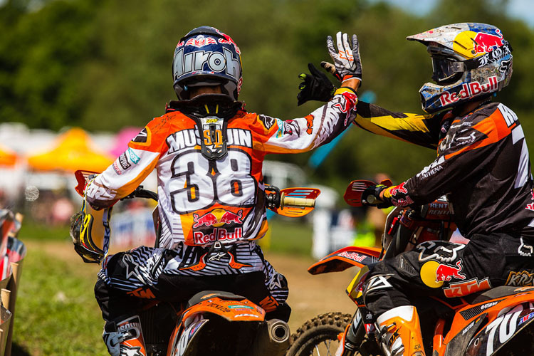 bleiben Teamkollegen: Musquin und Roczen (re.)