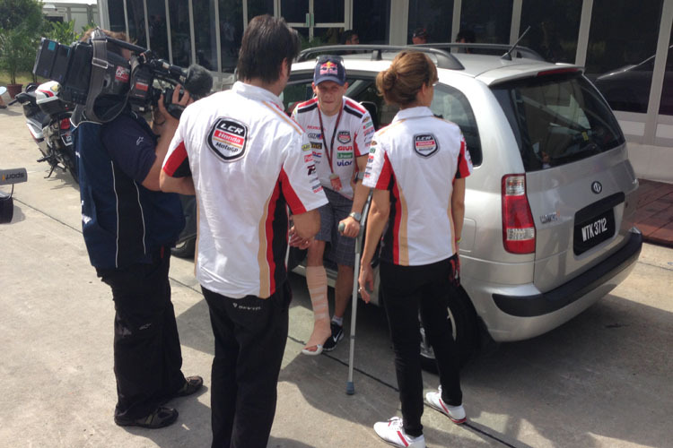 Stefan Bradl am Sonntag im Sepang-Fahrerlager