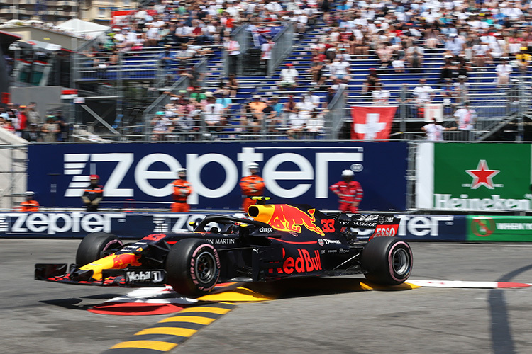 Max Verstappen bei seinem Abflug am Samstagmorgen in Monaco