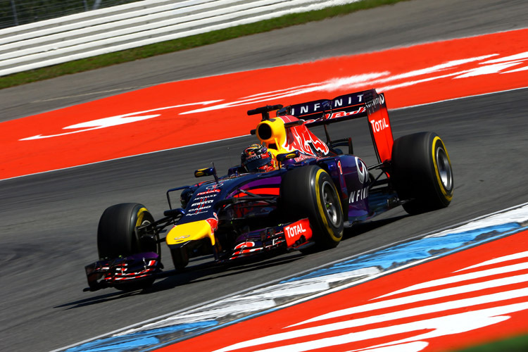 Sebastian Vettel war am Trainingsfreitag auf dem Hockenheimring im Schnitt auf extra-weichen Reifen schnell unterwegs